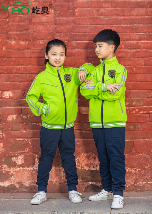 屹奧小學(xué)生帶反光條新品校服 屹奧小學(xué)生帶反光條新品校服